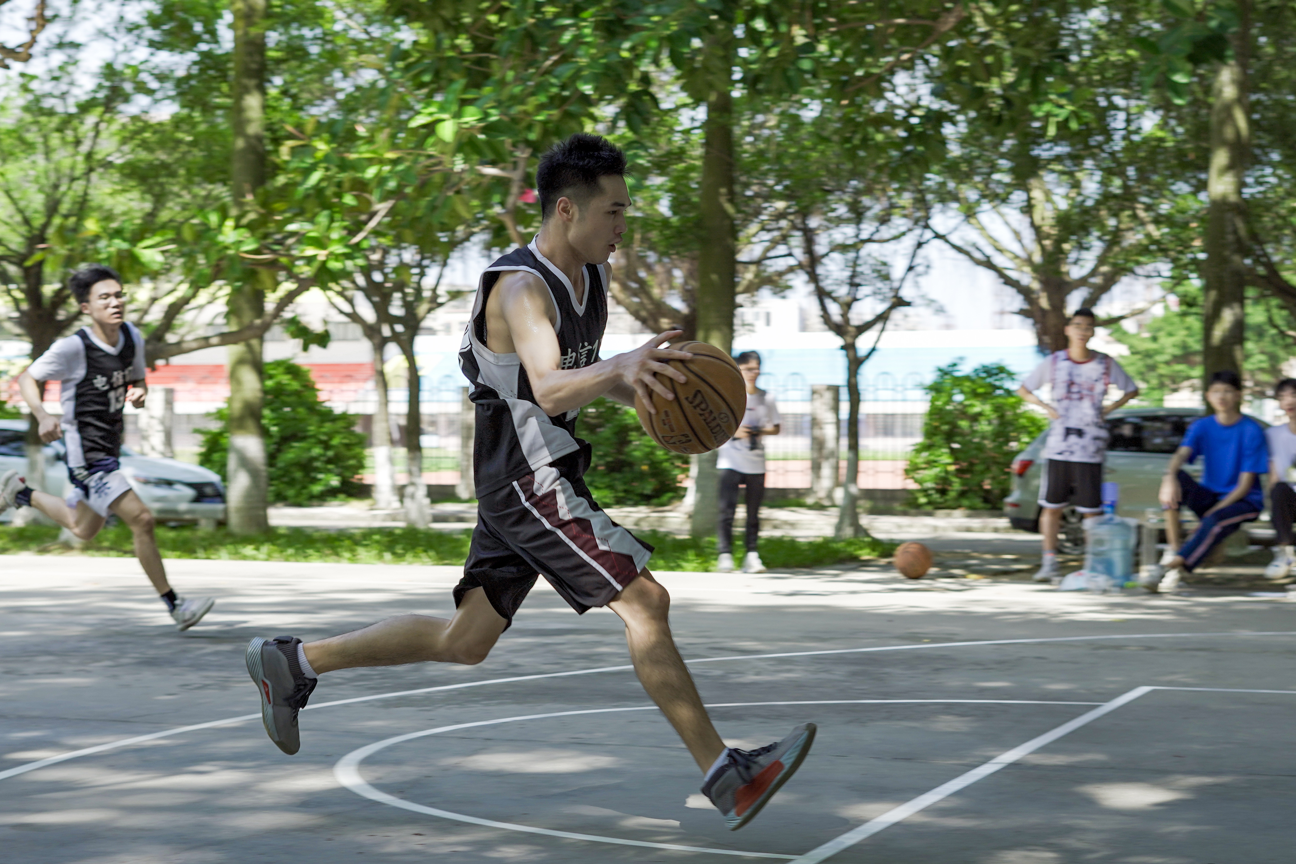电信学院举办'疫'起运动 强身健体"校园篮球赛