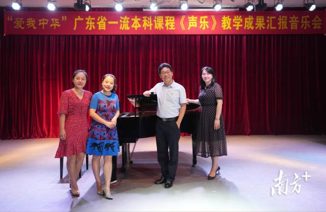 课程团队成员。 课程团队成员。