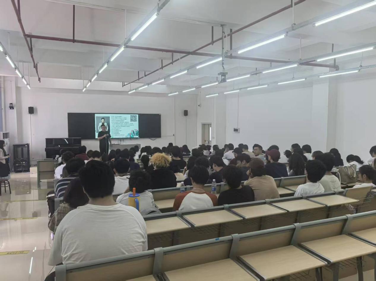 说明: ec8677a6fe007c737652d80f8a87eff